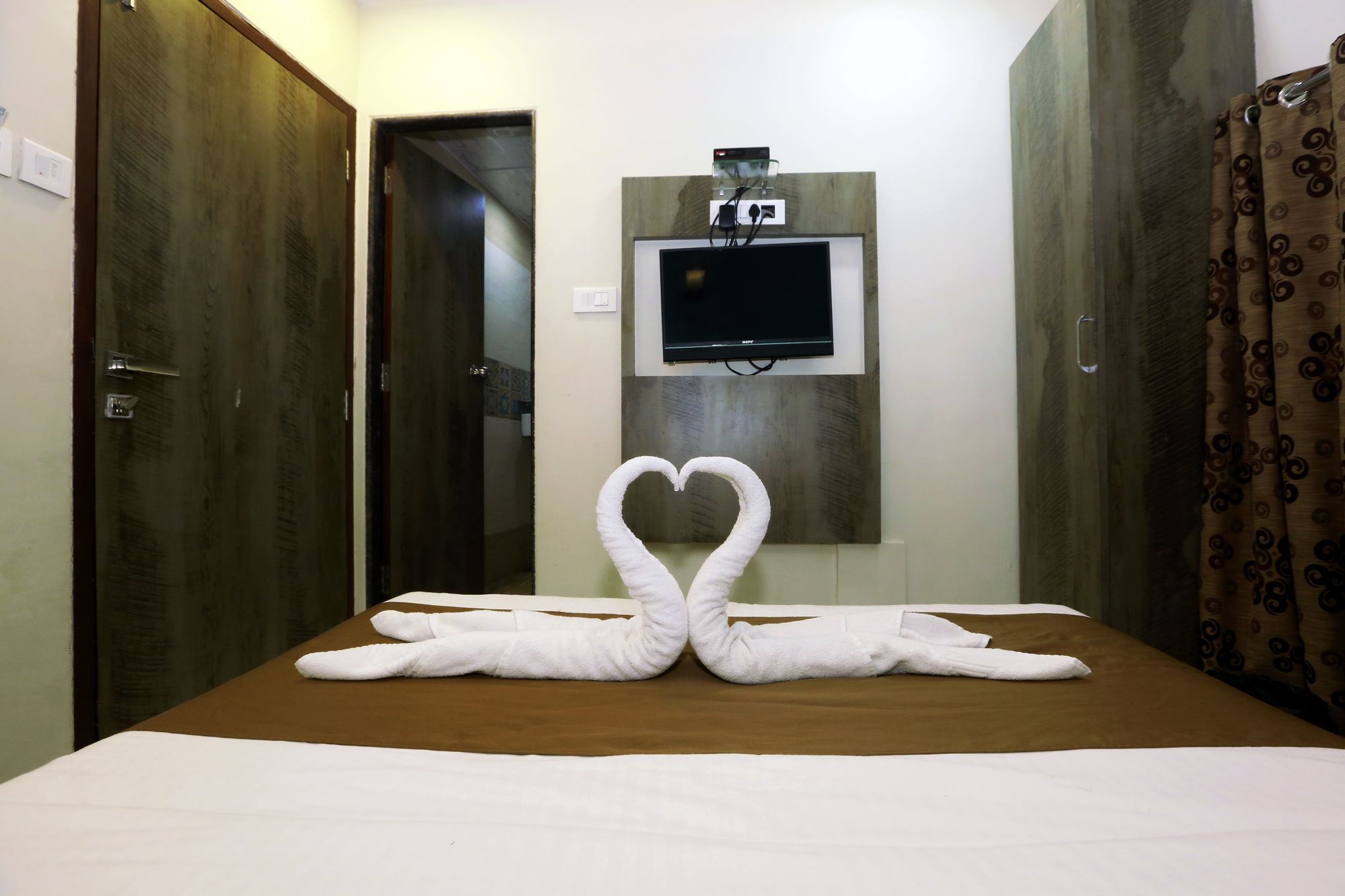 Hotel Grace Inn Mumbai Ngoại thất bức ảnh